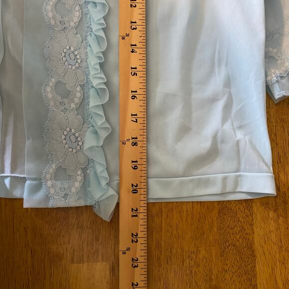 Vintage Women's Bed Jacket Medium Light Blue Ruffles Lace Trim Nylon Lingerie - Picture 12 of 12